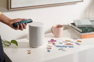 Sonos Era 100 | Smart Speaker mit WLAN, Bluetooth, kompatibel mit Amazon Alexa - Weiß - Image 6