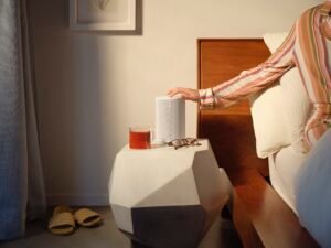 Sonos Era 100 | Smart Speaker mit WLAN, Bluetooth, kompatibel mit Amazon Alexa - Weiß - Image 4